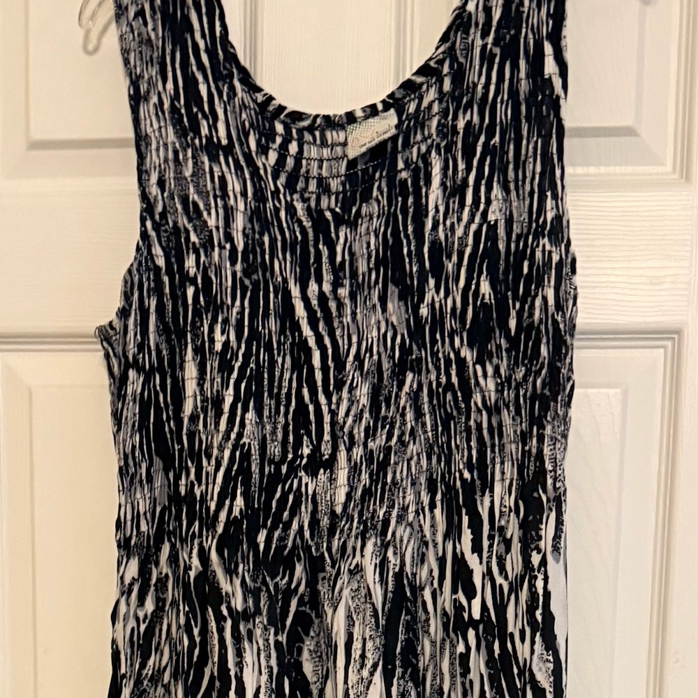 Elegant Black and White Maxi Dress